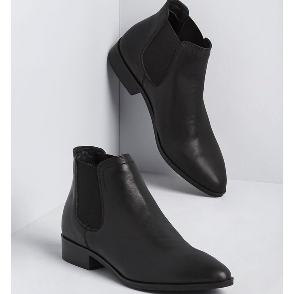 Black Chelsea boots